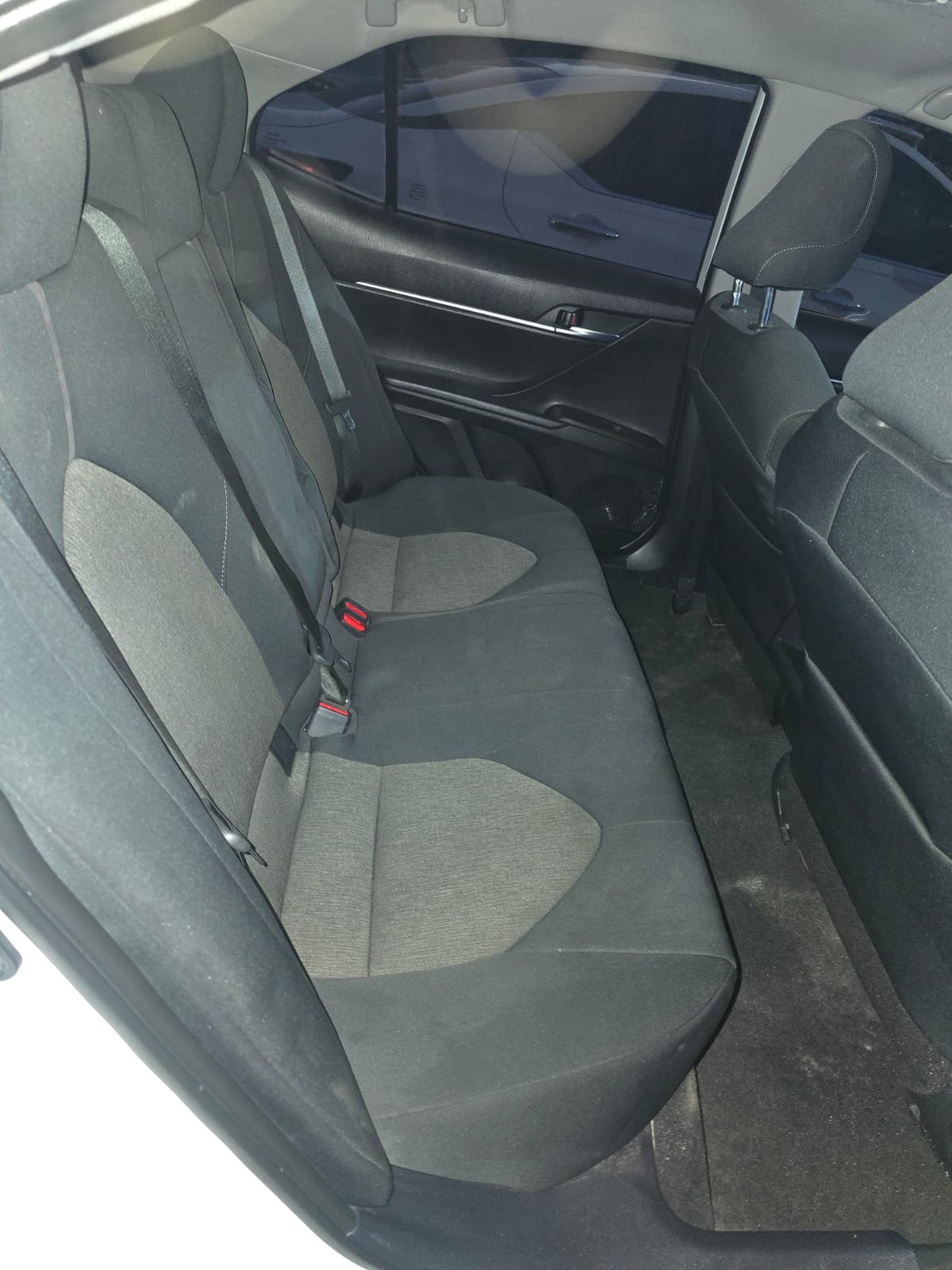 
								Toyota Camry LE full									