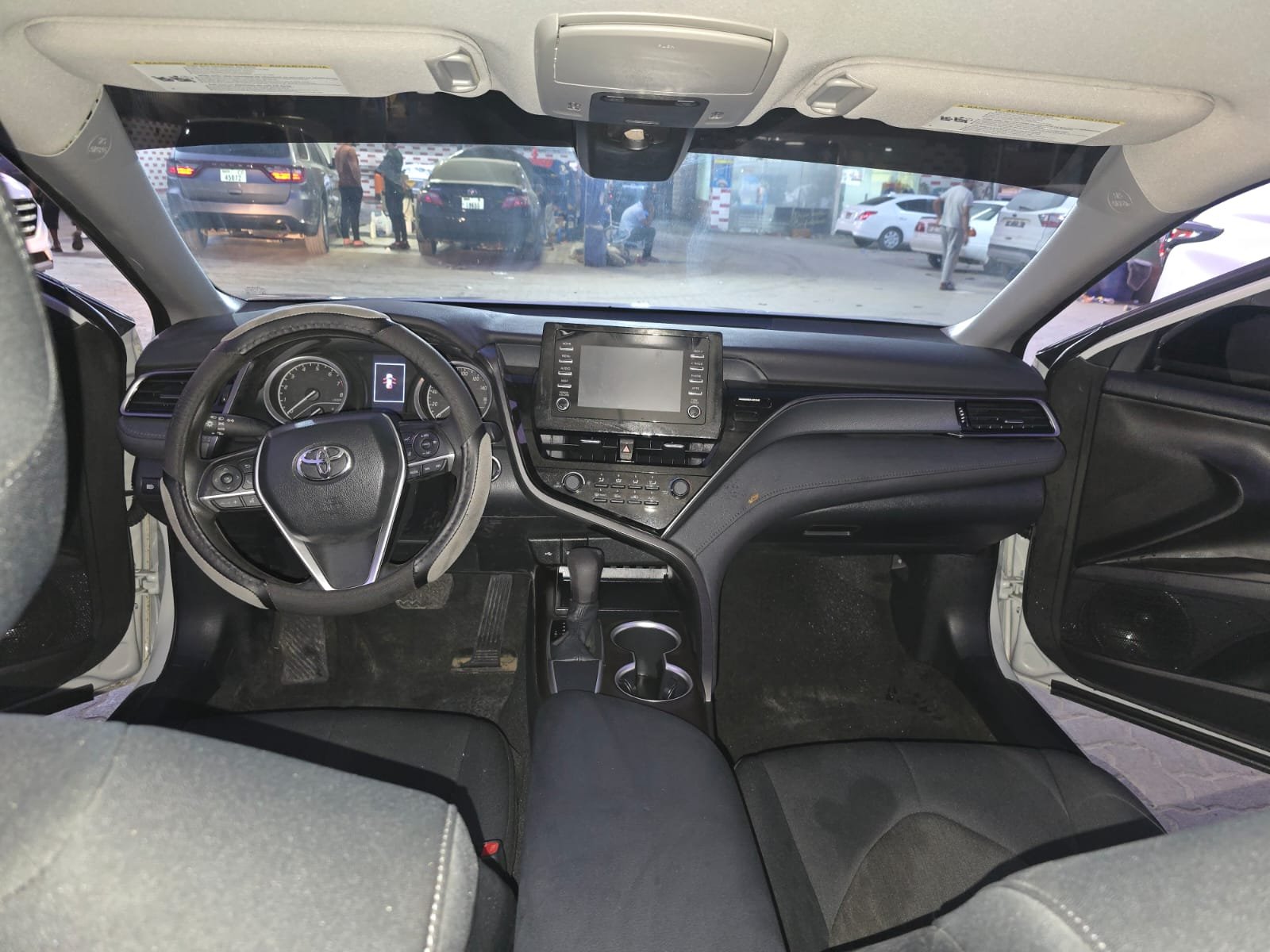 
								Toyota Camry LE full									