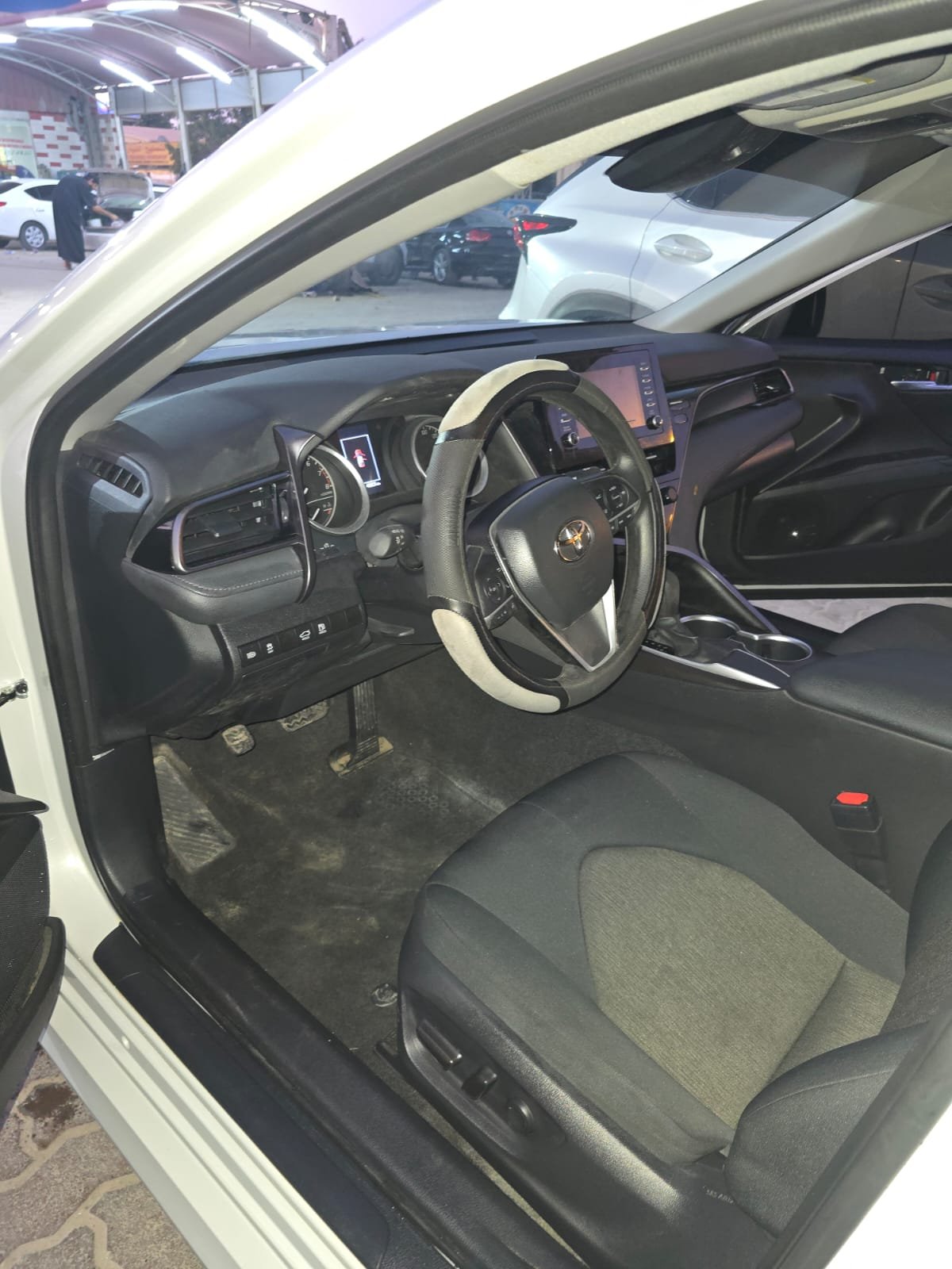 
								Toyota Camry LE full									