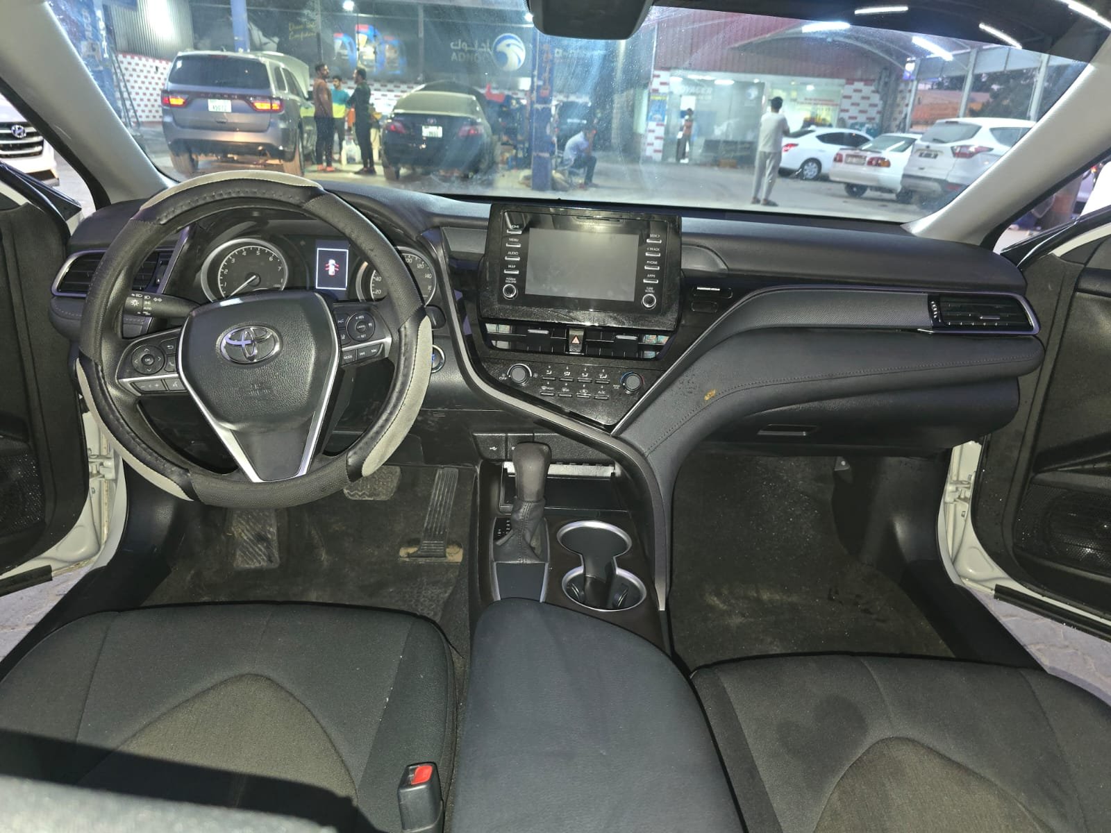 
								Toyota Camry LE full									