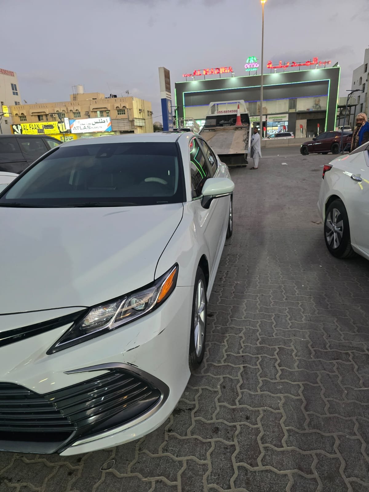 
								Toyota Camry LE full									