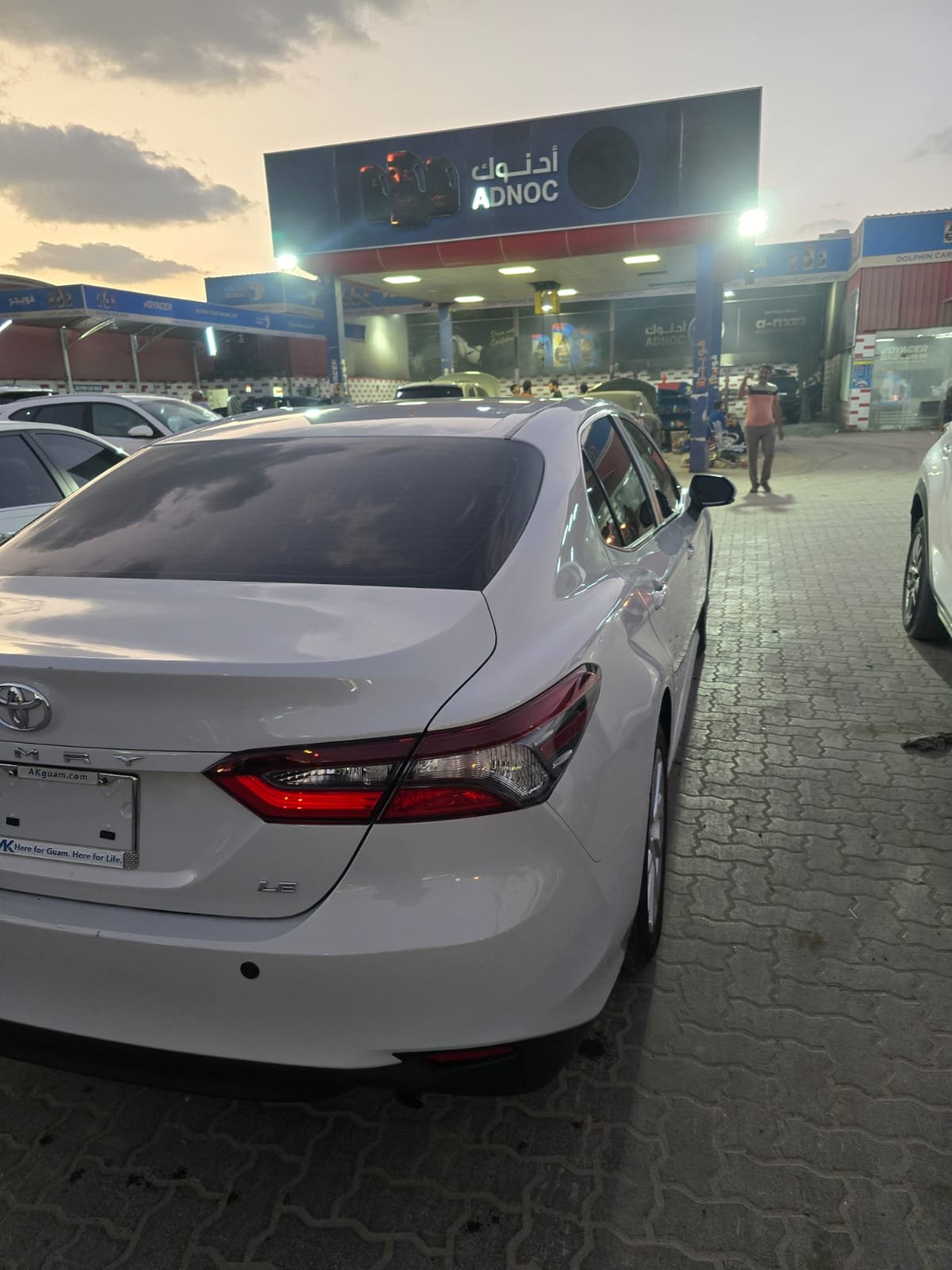 
								Toyota Camry LE full									