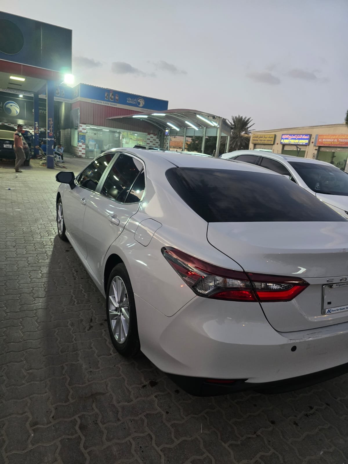 
								Toyota Camry LE full									