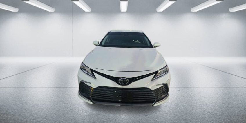 
								Toyota Camry LE full									