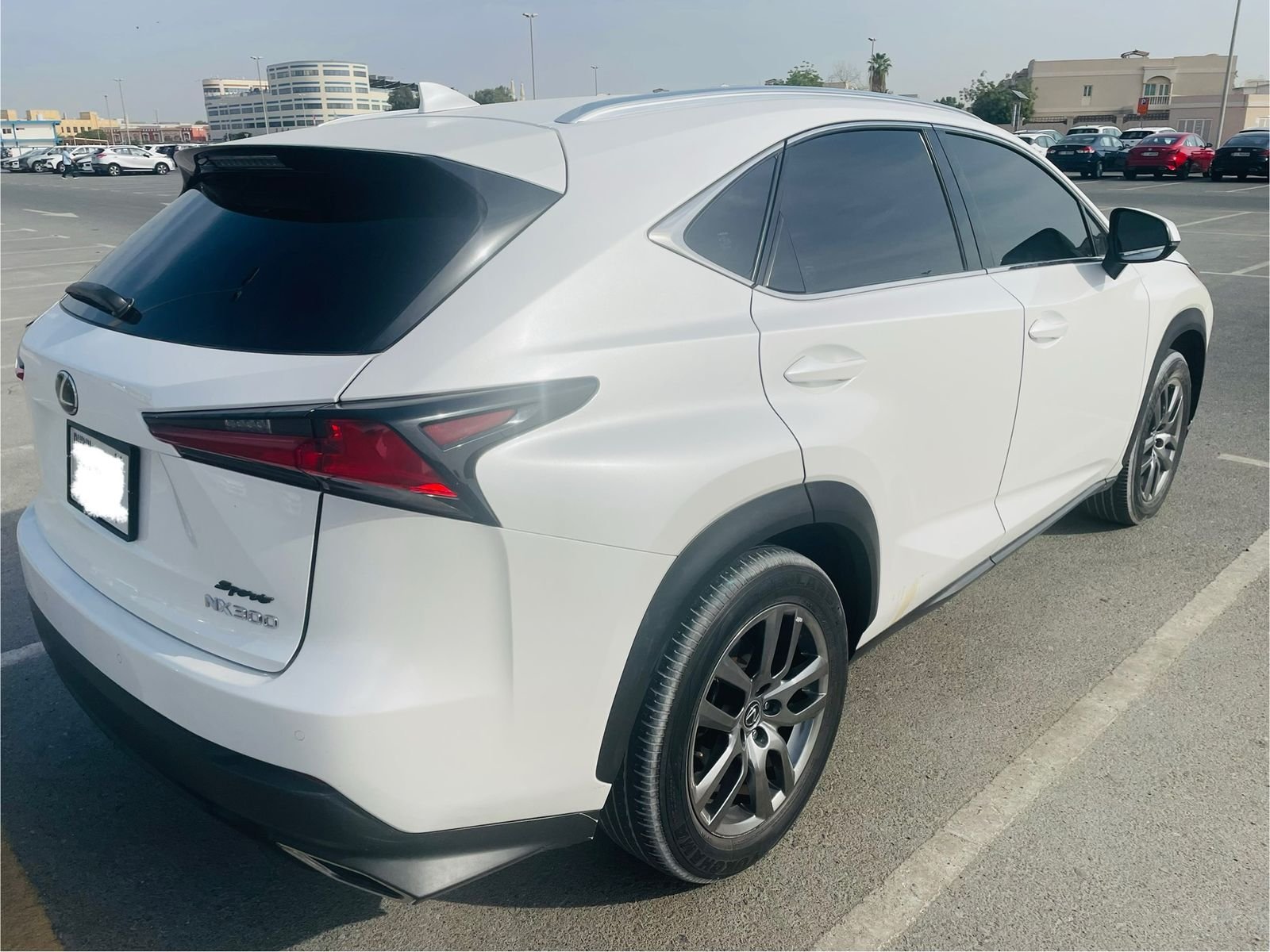
								Lexus NX 300 full									