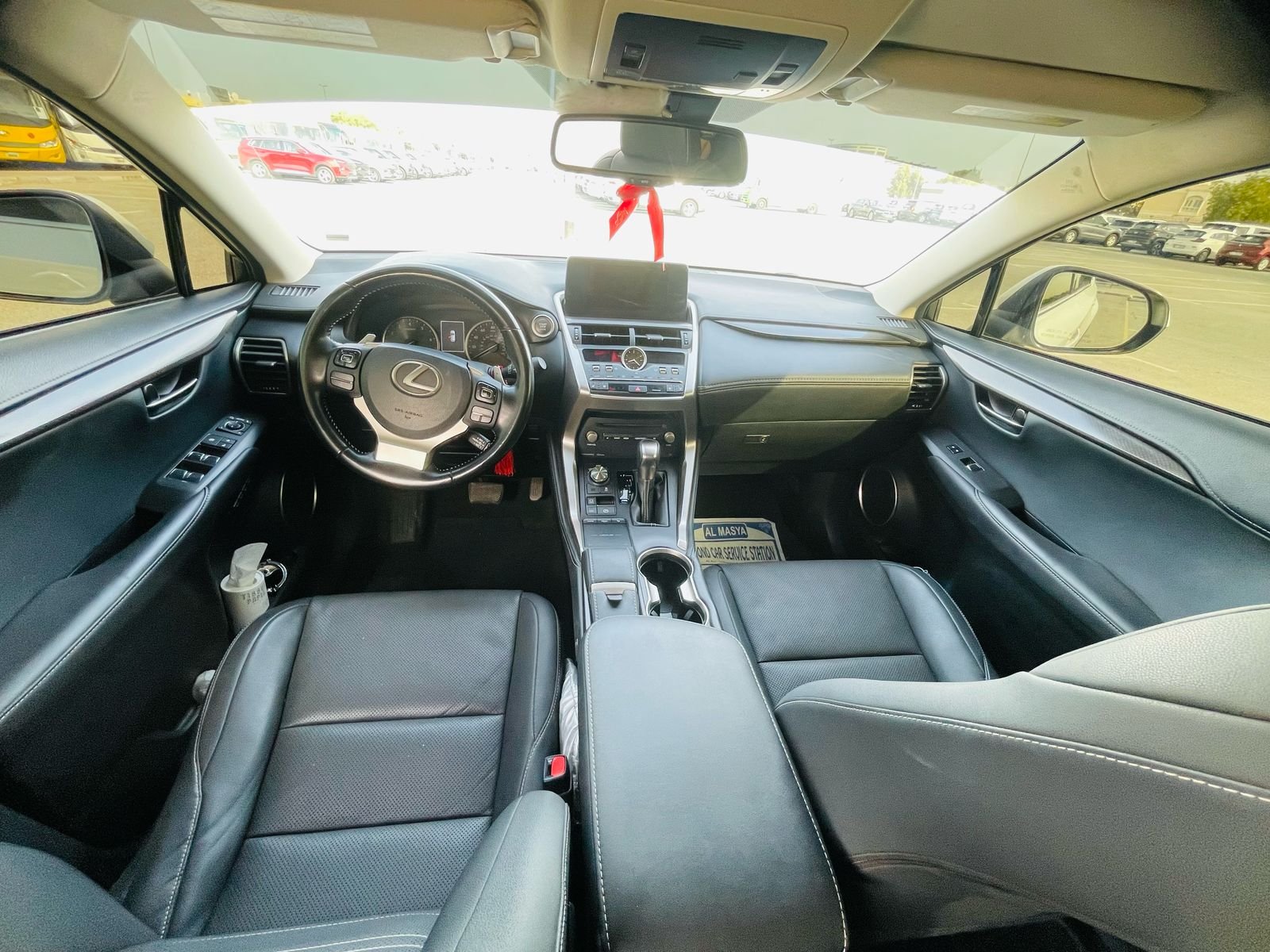 
								Lexus NX 300 full									