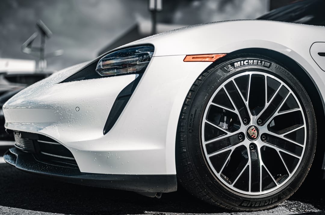 
								Porsche Taycan 2023 full									